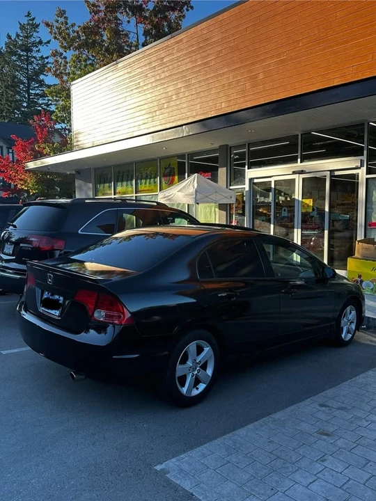 2010 Honda Civic 8th Gen - Image 3 of 20