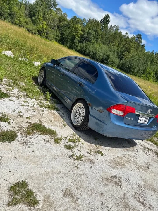 2010 Honda Civic 8th Gen - Image 4 of 5