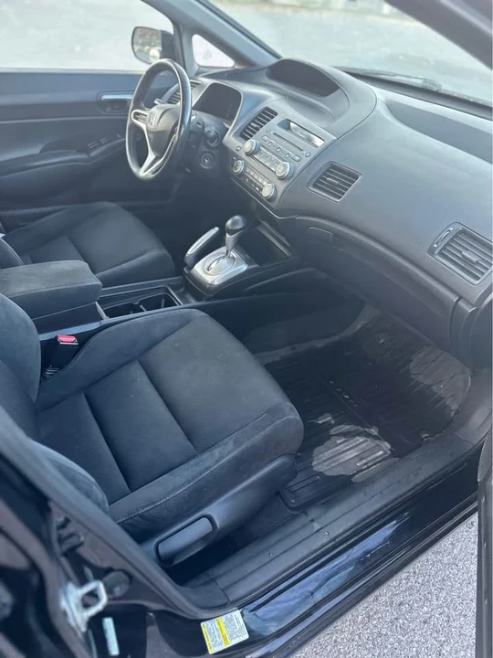 2010 Honda Civic 8th Gen - Image 10 of 12