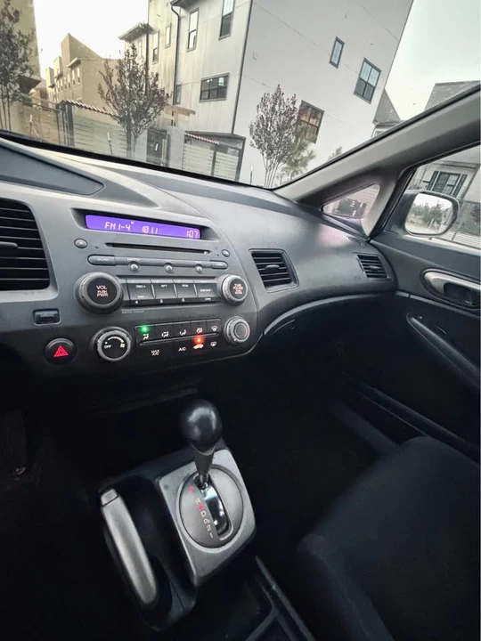 2010 Honda Civic 8th Gen - Image 10 of 11