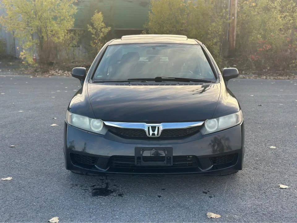 2010 Honda Civic 8th Gen - Image 3 of 12