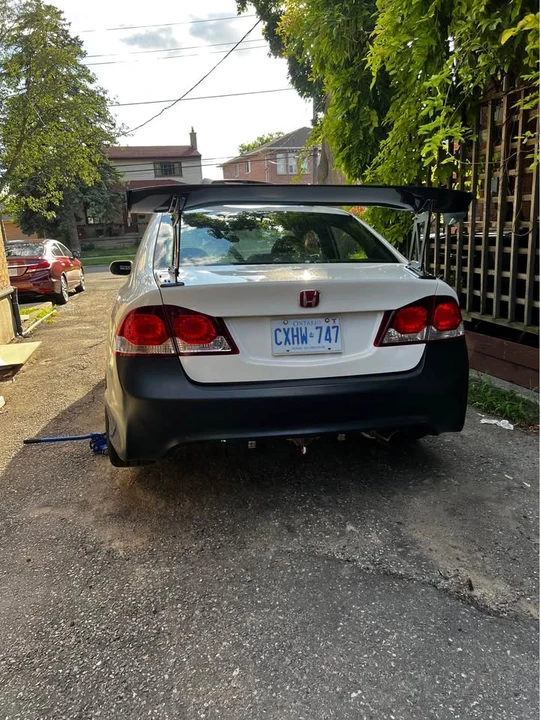2010 Honda Civic 8th Gen - Image 2 of 12