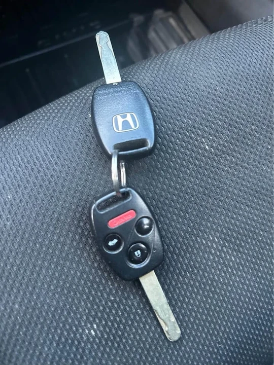 2010 Honda Civic 8th Gen - Image 9 of 12