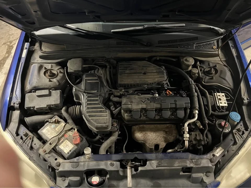 2010 Honda Civic 8th Gen - Image 3 of 10