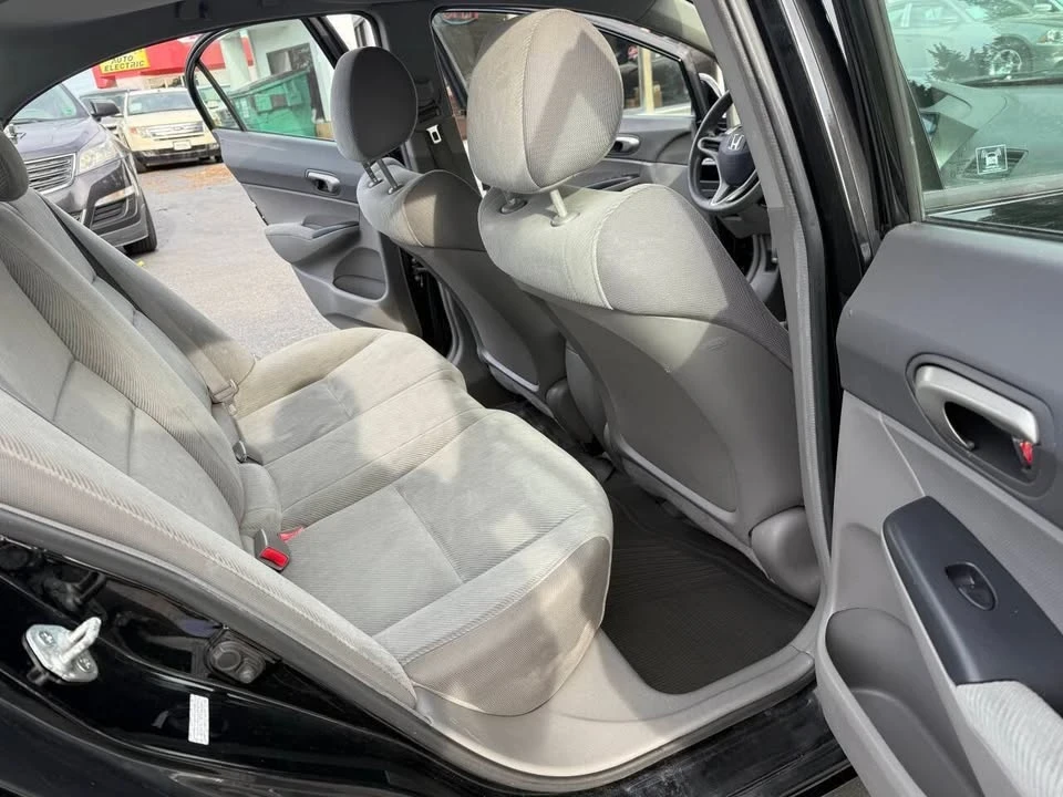 2010 Honda Civic 8th Gen - Image 11 of 20