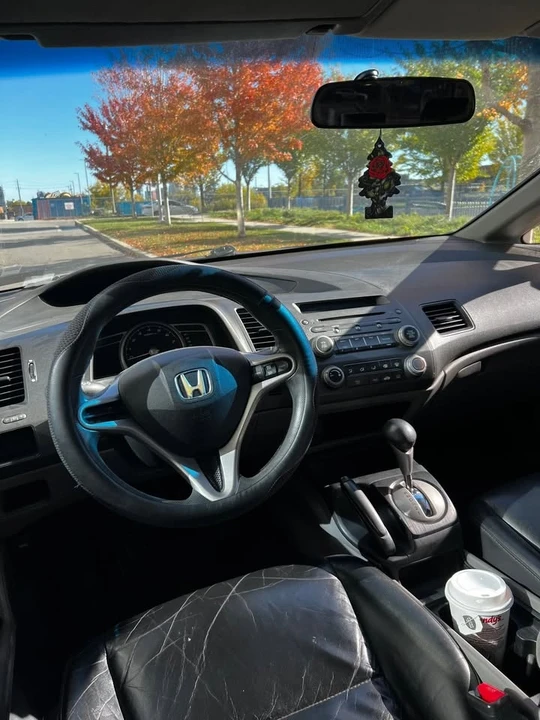 2010 Honda Civic 8th Gen - Image 6 of 8