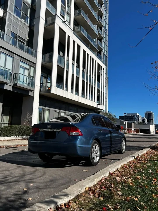 2010 Honda Civic 8th Gen - Image 4 of 8