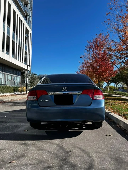 2010 Honda Civic 8th Gen - Image 3 of 8