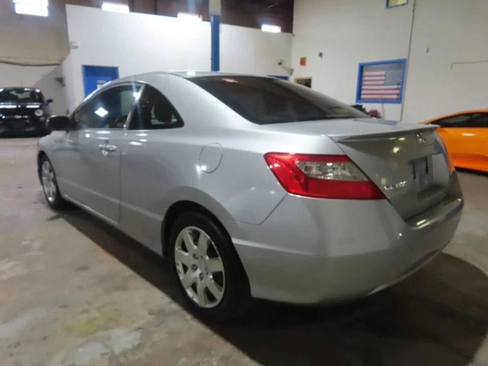 2010 Honda Civic 8th Gen - Image 7 of 20