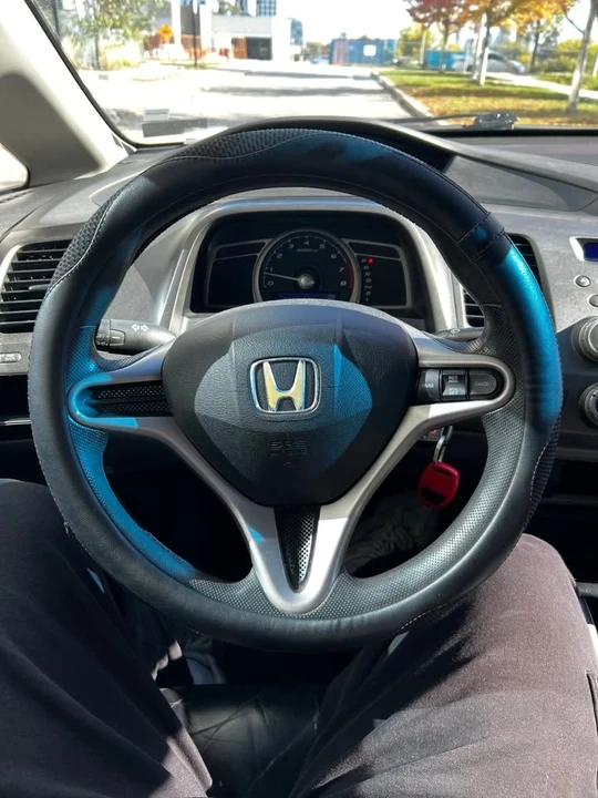 2010 Honda Civic 8th Gen - Image 5 of 8