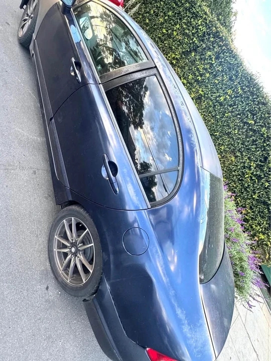 2010 Honda Civic 8th Gen - Image 3 of 5