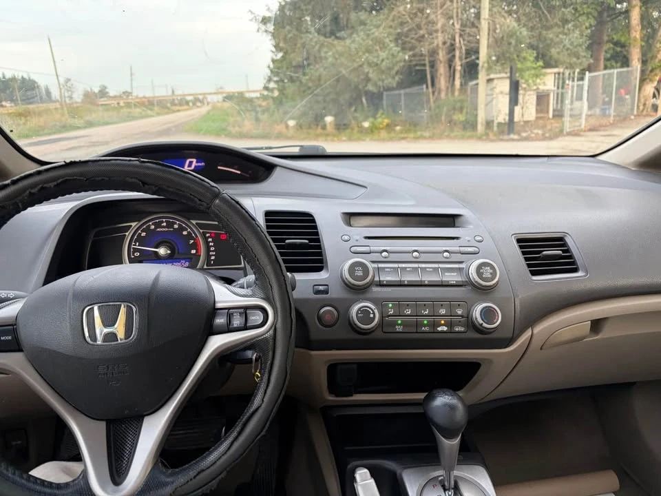 2010 Honda Civic 8th Gen - Image 9 of 15