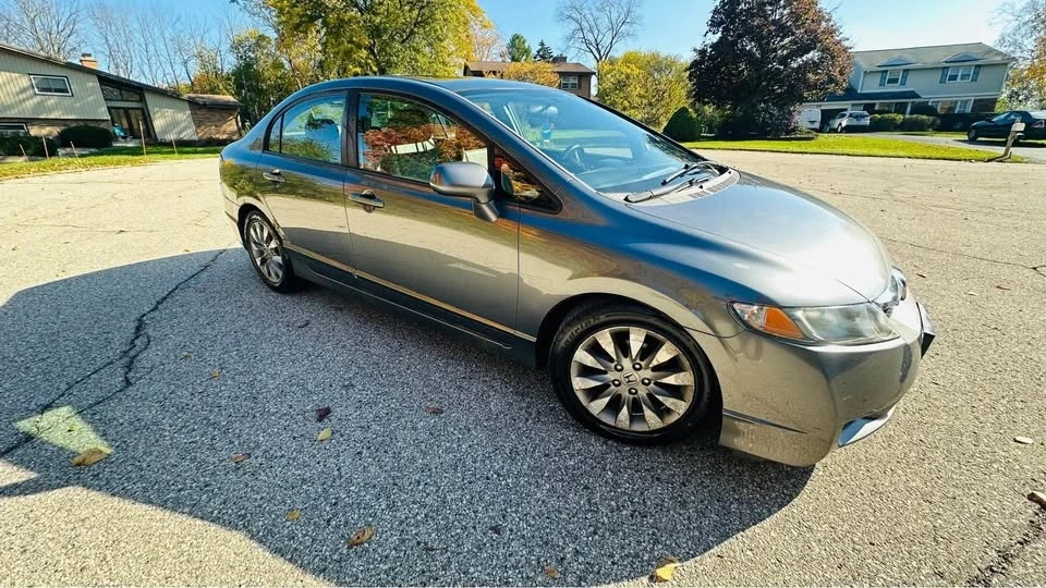 2010 Honda Civic 8th Gen - Image 5 of 6