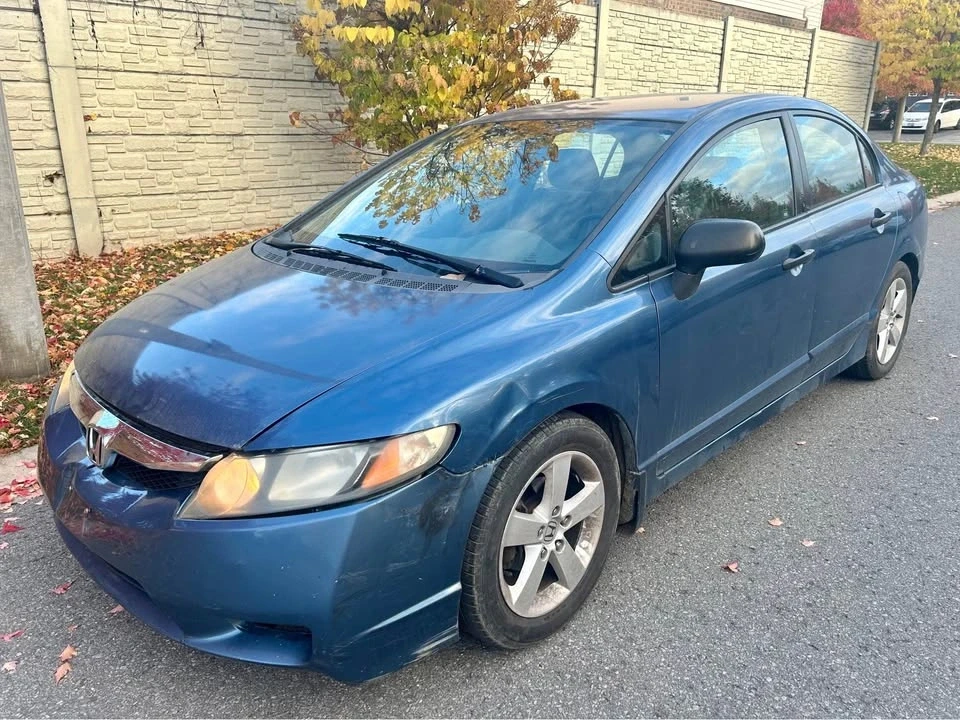 2010 Honda Civic 8th Gen - Image 2 of 9