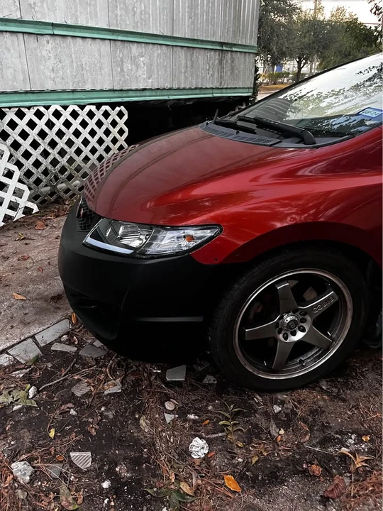 2010 Honda Civic 8th Gen - Image 2 of 17