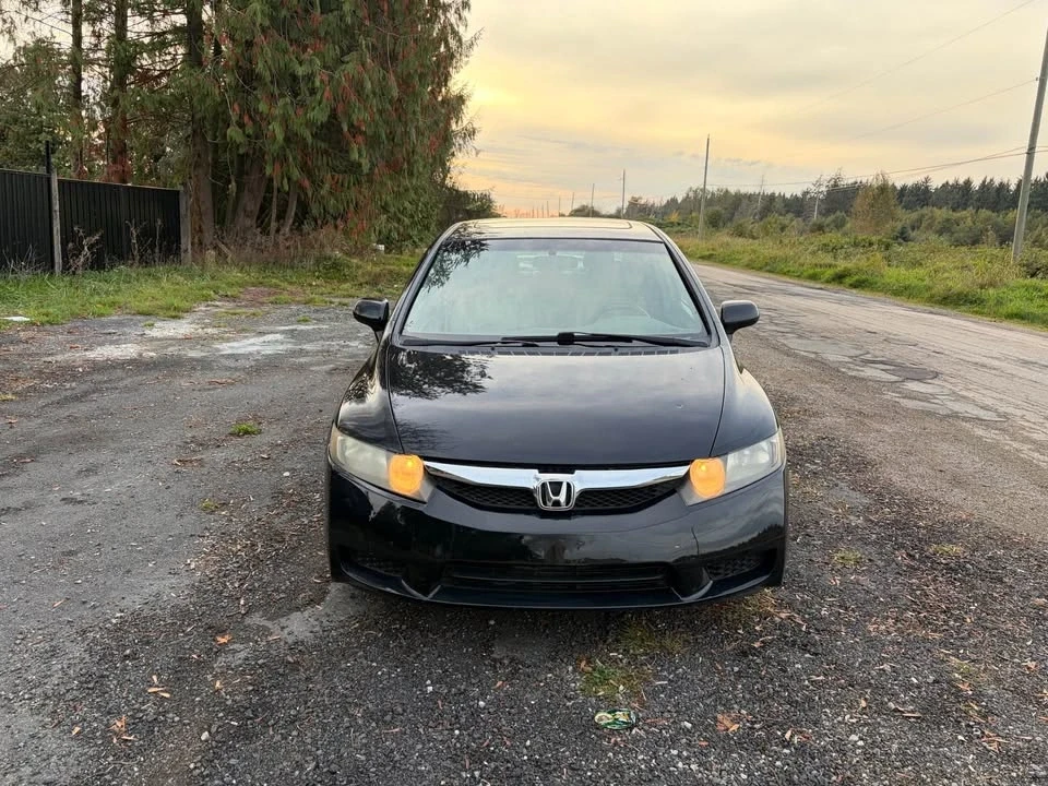 2010 Honda Civic 8th Gen - Image 2 of 15