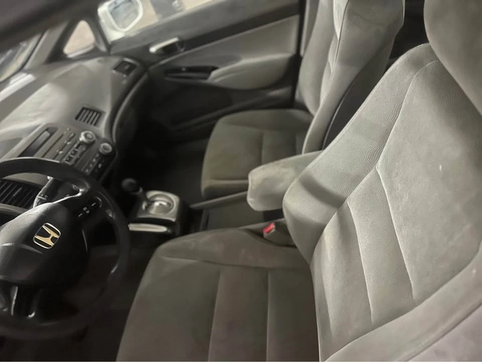 2010 Honda Civic 8th Gen - Image 8 of 9