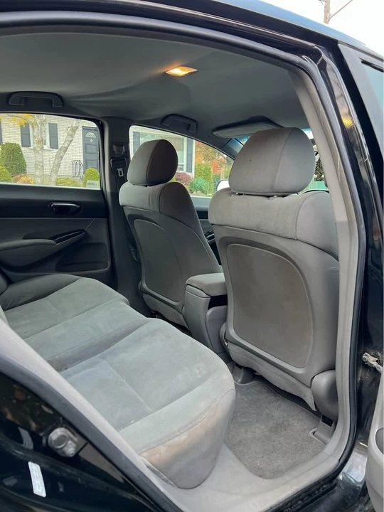 2010 Honda Civic 8th Gen - Image 14 of 18