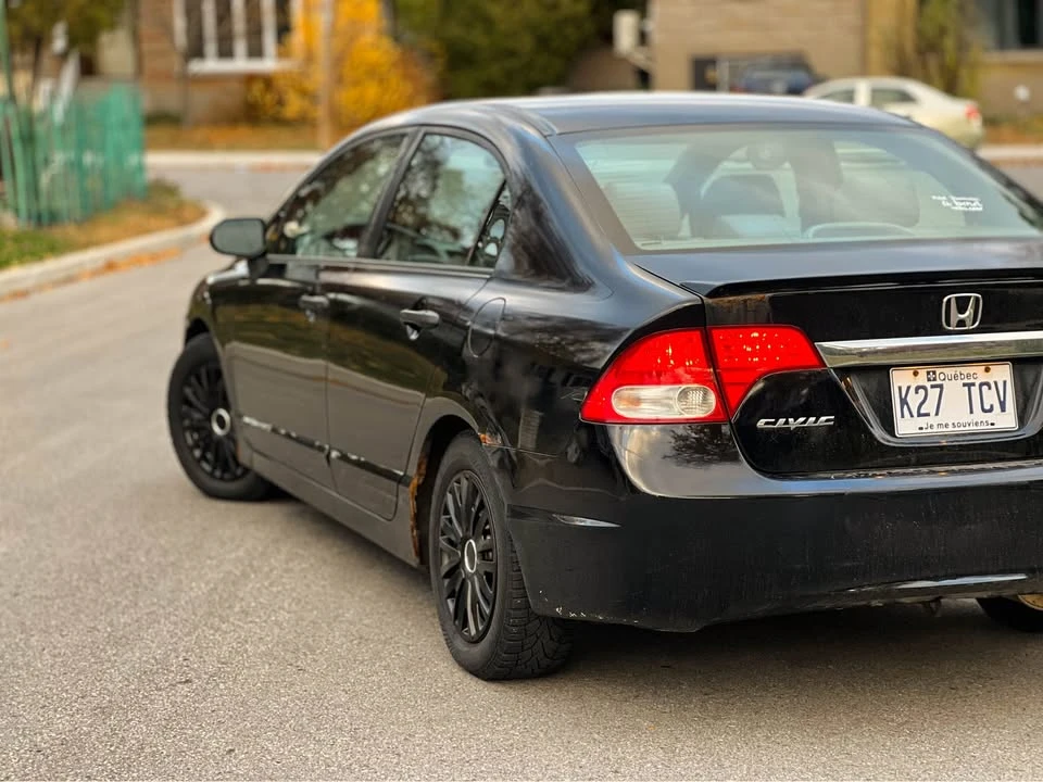 2010 Honda Civic 8th Gen - Image 8 of 18