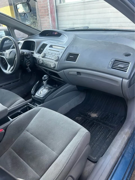 2010 Honda Civic 8th Gen - Image 10 of 11