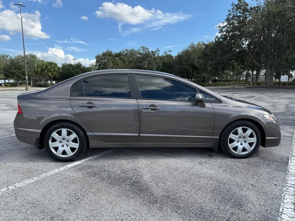 2010 Honda Civic 8th Gen - Image 6 of 14