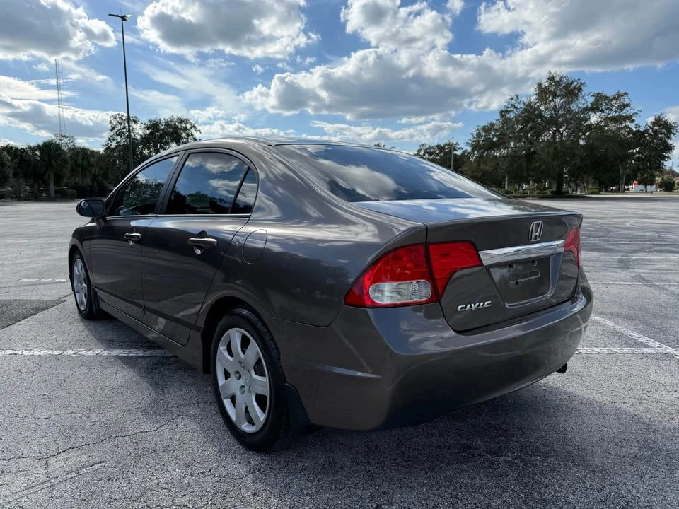 2010 Honda Civic 8th Gen - Image 3 of 14