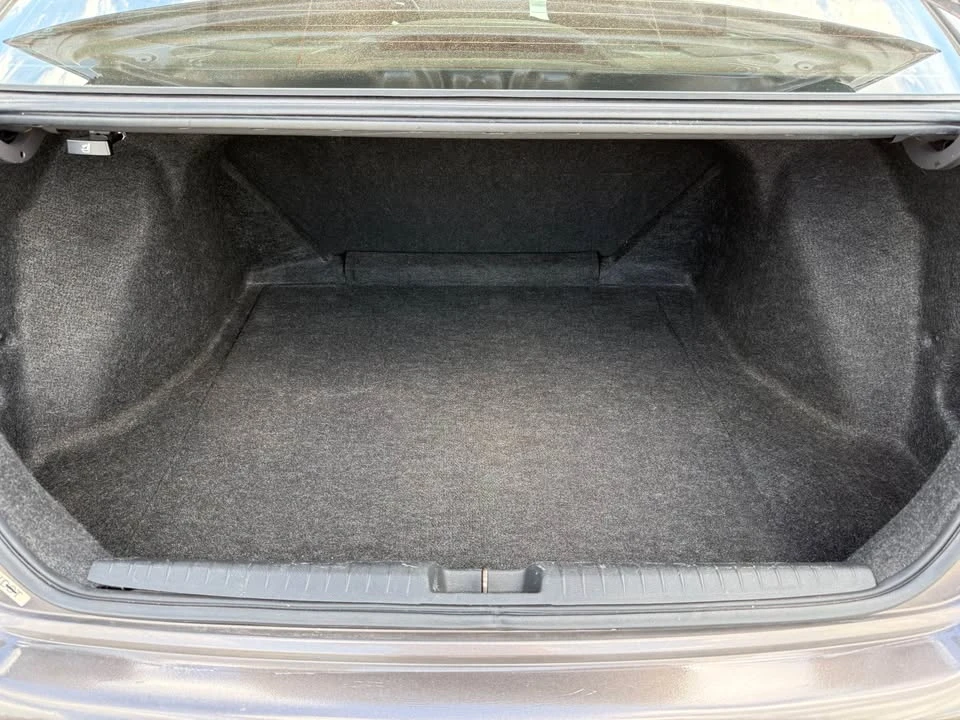 2010 Honda Civic 8th Gen - Image 13 of 14
