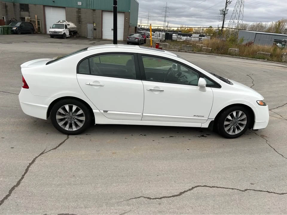 2010 Honda Civic 8th Gen - Image 14 of 17