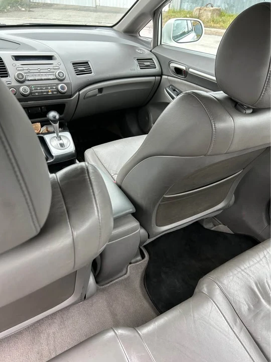 2010 Honda Civic 8th Gen - Image 11 of 17