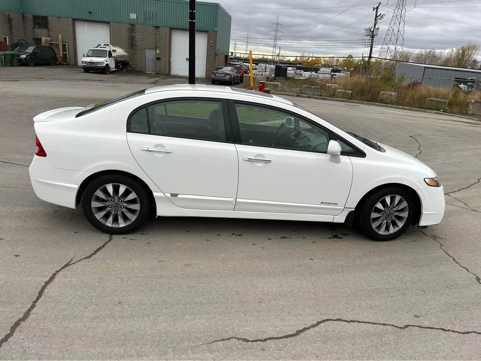 2010 Honda Civic 8th Gen - Image 15 of 17