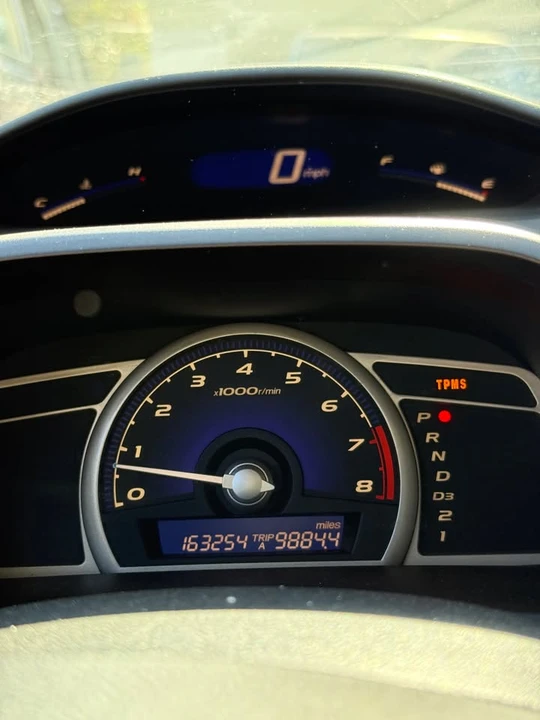 2010 Honda Civic 8th Gen - Image 5 of 8