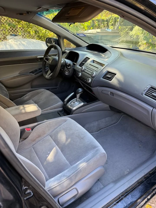 2010 Honda Civic 8th Gen - Image 7 of 8