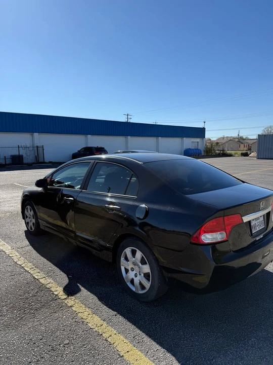 2010 Honda Civic 8th Gen - Image 4 of 8