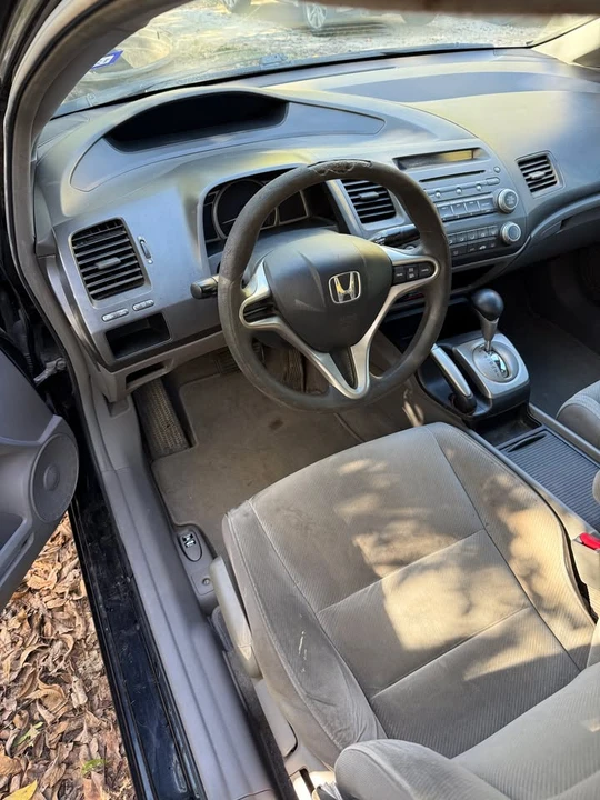 2010 Honda Civic 8th Gen - Image 6 of 8
