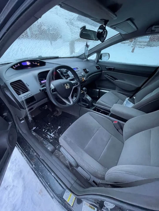 2010 Honda Civic 8th Gen - Image 6 of 9