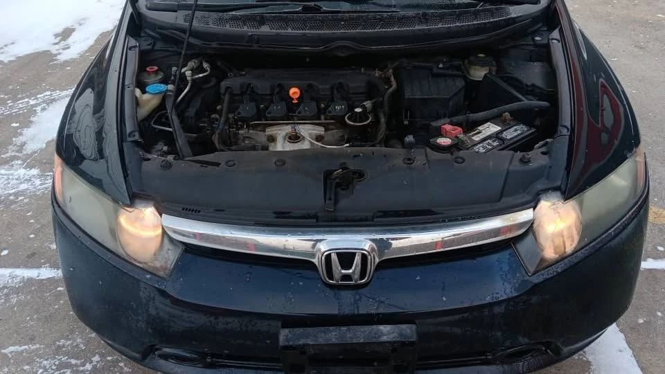 2010 Honda Civic 8th Gen - Image 8 of 20
