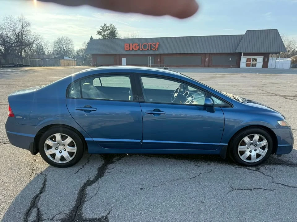 2010 Honda Civic 8th Gen - Image 4 of 17