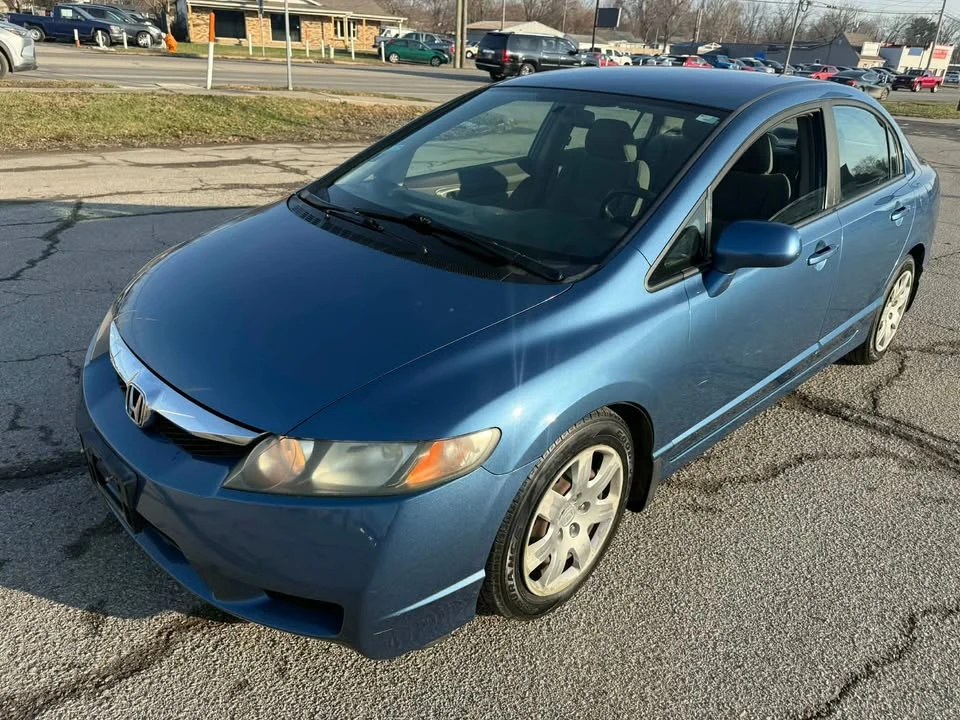 2010 Honda Civic 8th Gen - Image 3 of 17