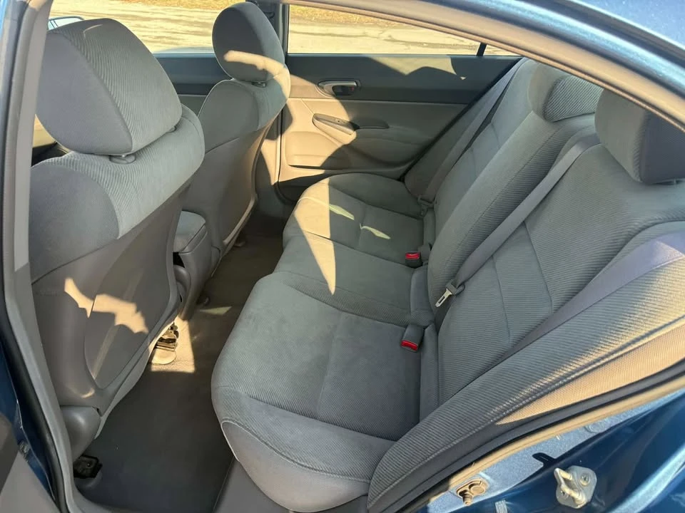 2010 Honda Civic 8th Gen - Image 10 of 17