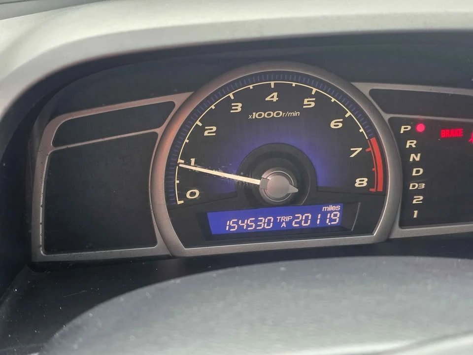 2010 Honda Civic 8th Gen - Image 2 of 9