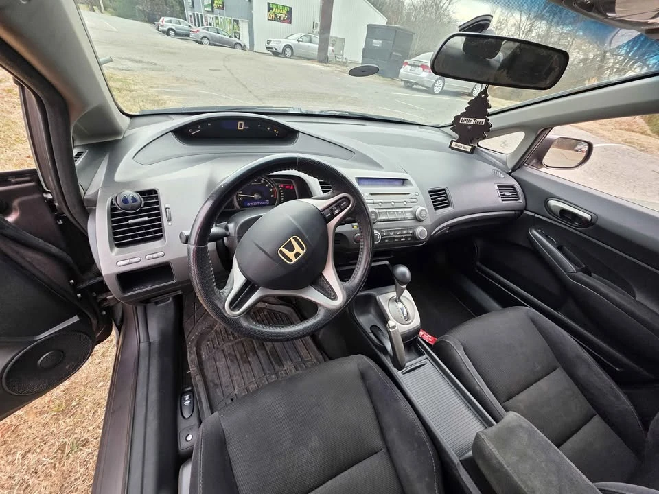 2010 Honda Civic 8th Gen - Image 3 of 9