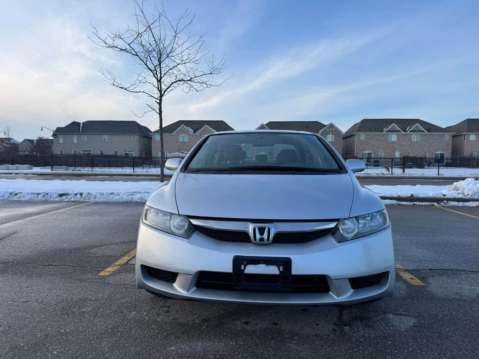 2010 Honda Civic 8th Gen - Image 2 of 12
