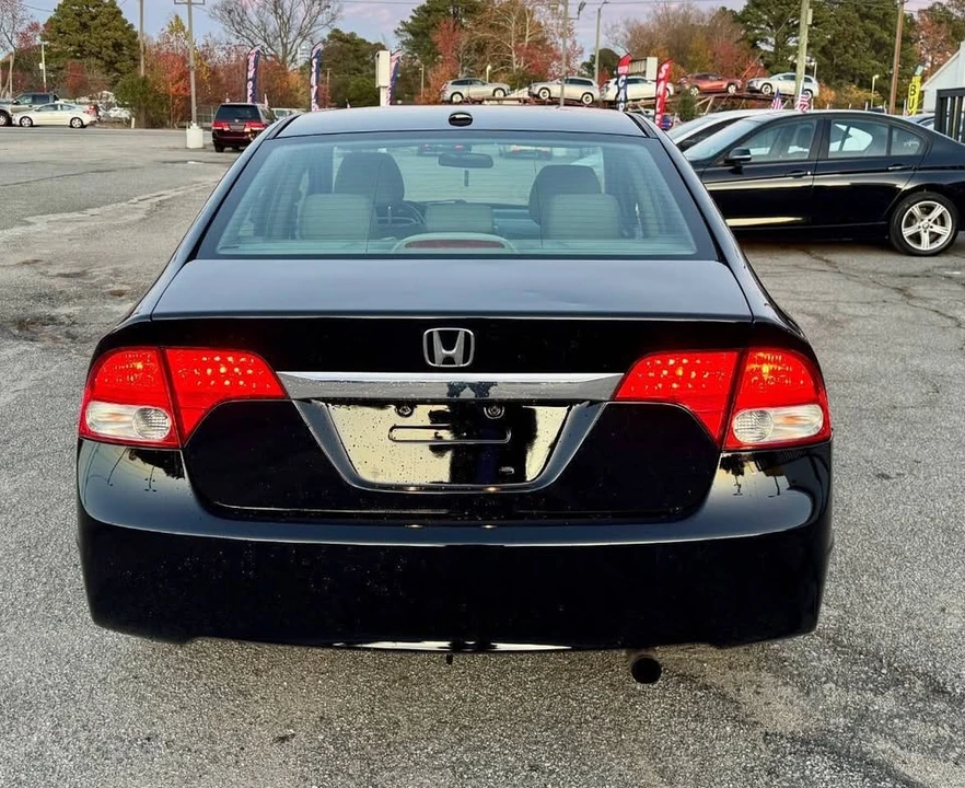 2010 Honda Civic 8th Gen - Image 8 of 19