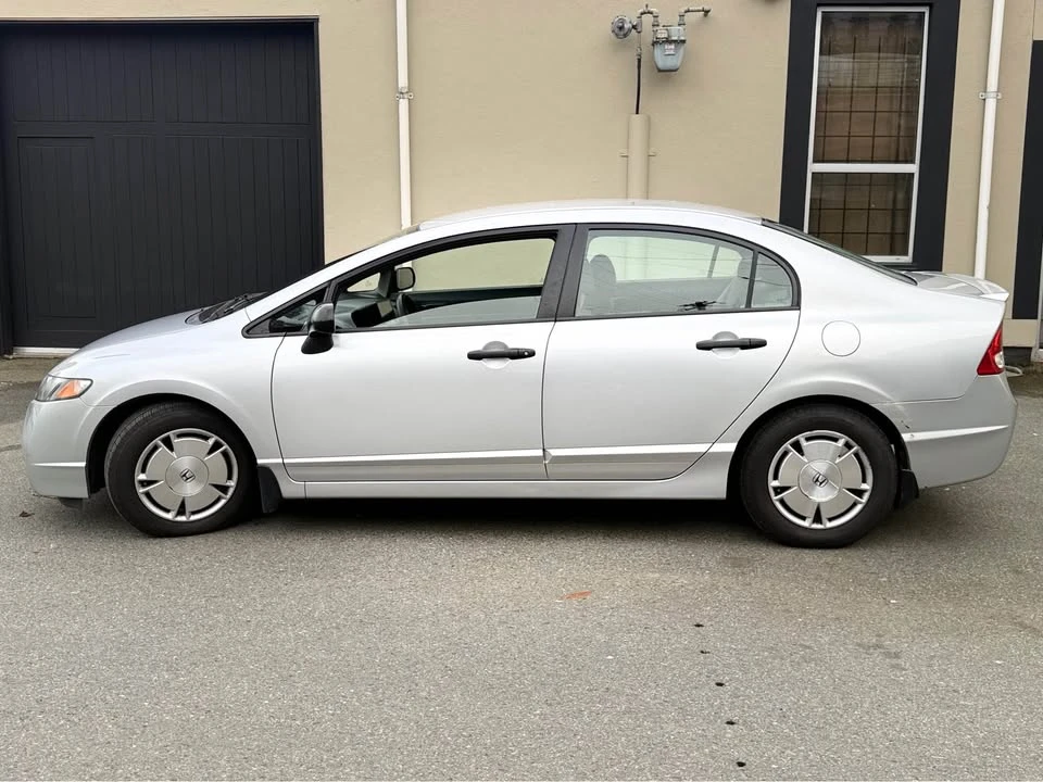 2010 Honda Civic 8th Gen - Image 2 of 13