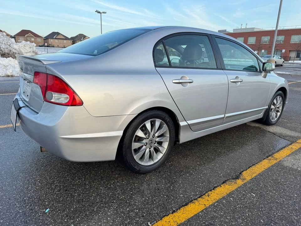 2010 Honda Civic 8th Gen - Image 6 of 12