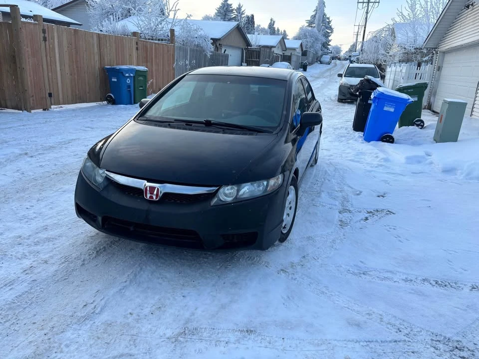 2010 Honda Civic 8th Gen - Image 2 of 9
