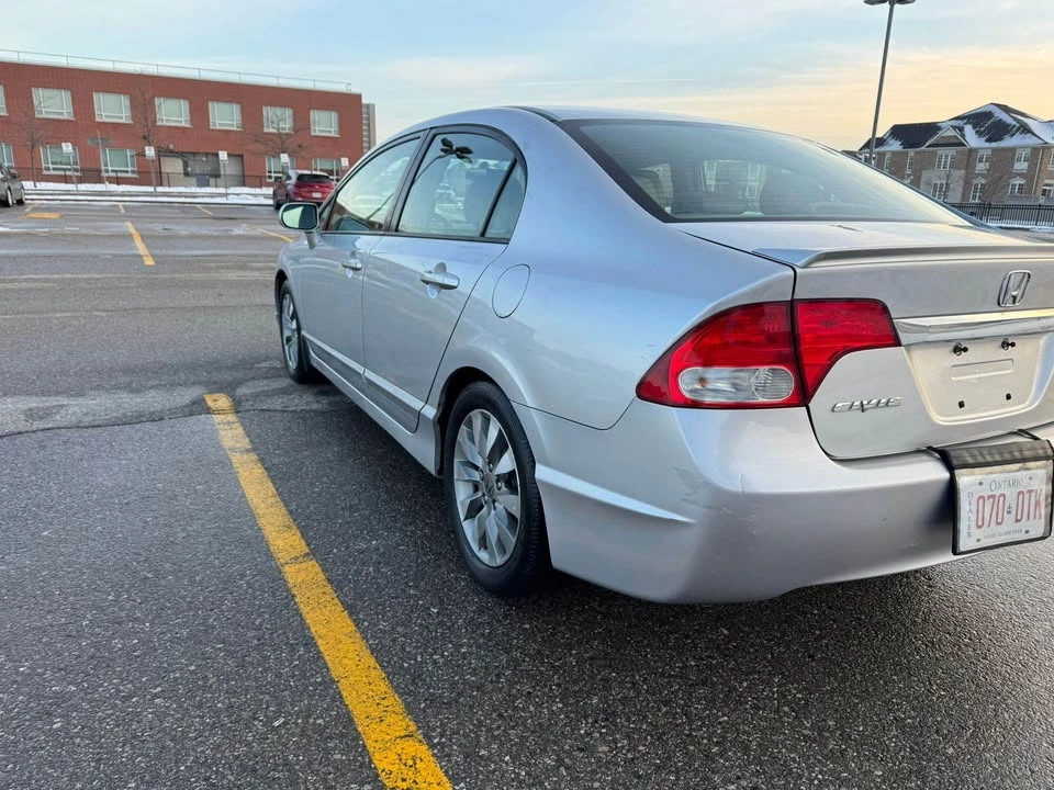 2010 Honda Civic 8th Gen - Image 10 of 12