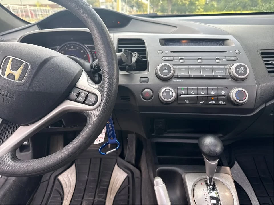 2010 Honda Civic 8th Gen - Image 13 of 20