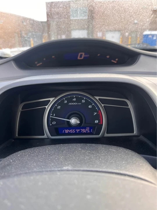 2010 Honda Civic 8th Gen - Image 10 of 11