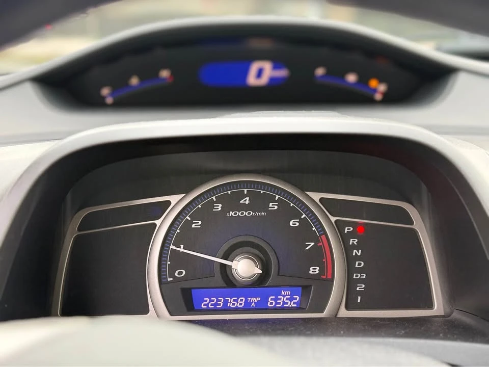 2010 Honda Civic 8th Gen - Image 10 of 13